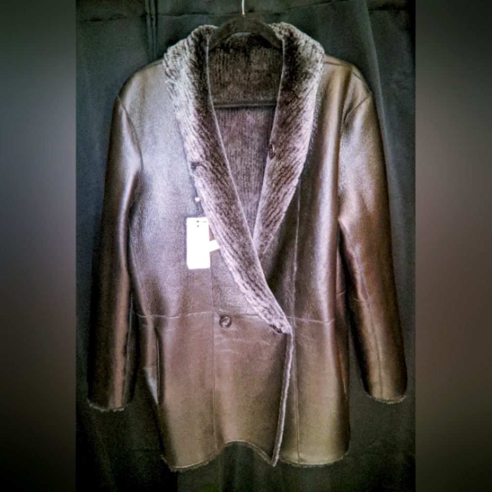 Georgio Armani reversable Black leather/ faux Fur men's blazer size 48.